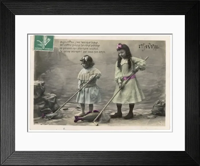 Framed Print : Children with Poissons Framed Print : Children with Poissons