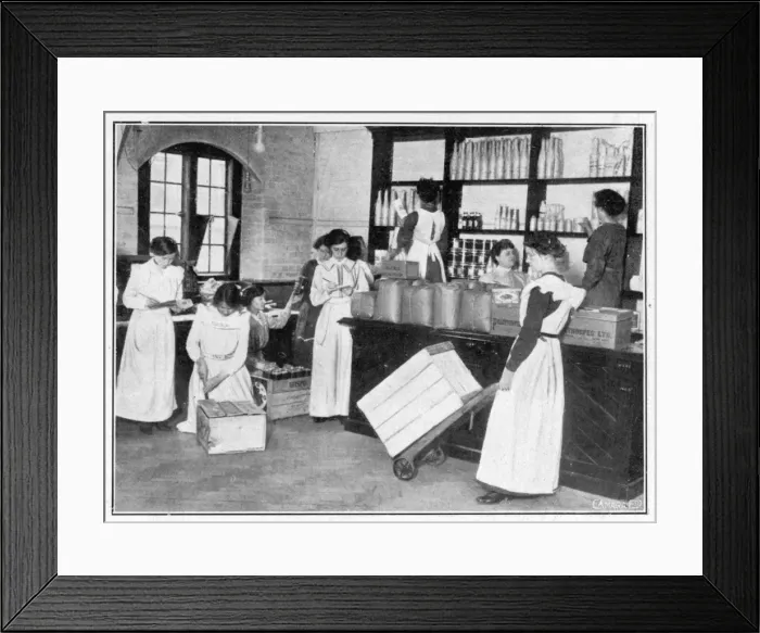 Framed Print : Female Porters / Ww1 Framed Print : Female Porters / Ww1