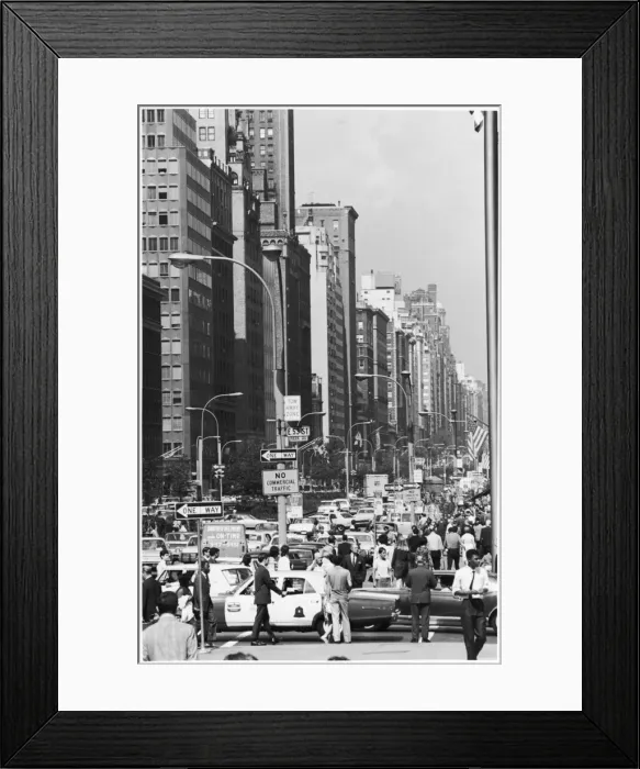Framed Print : Park Avenue