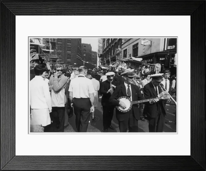Framed Print : Petticoat Lane / 1960S Framed Print : Petticoat Lane / 1960S