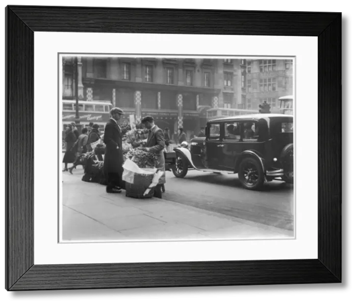 Framed Print : London Flower Seller Framed Print : London Flower Seller