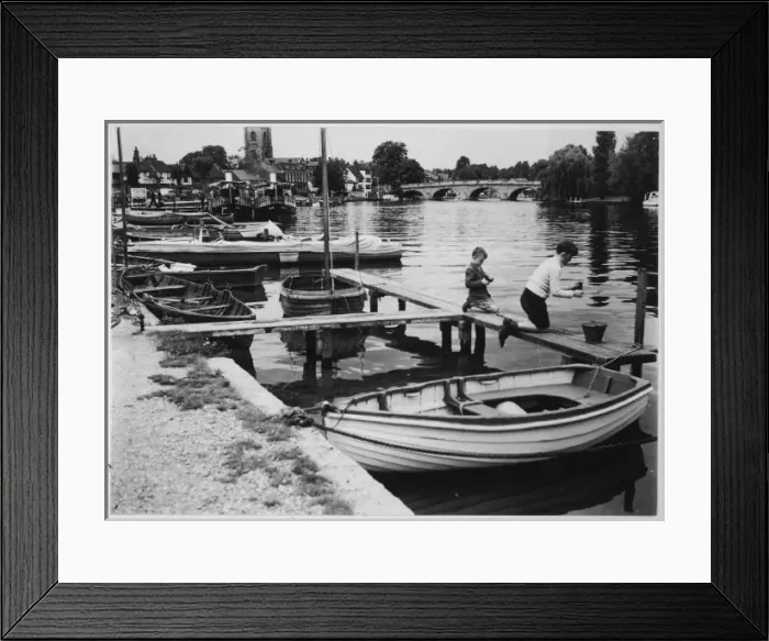 Framed Print : Thames / Henley 1952 Framed Print : Thames / Henley 1952