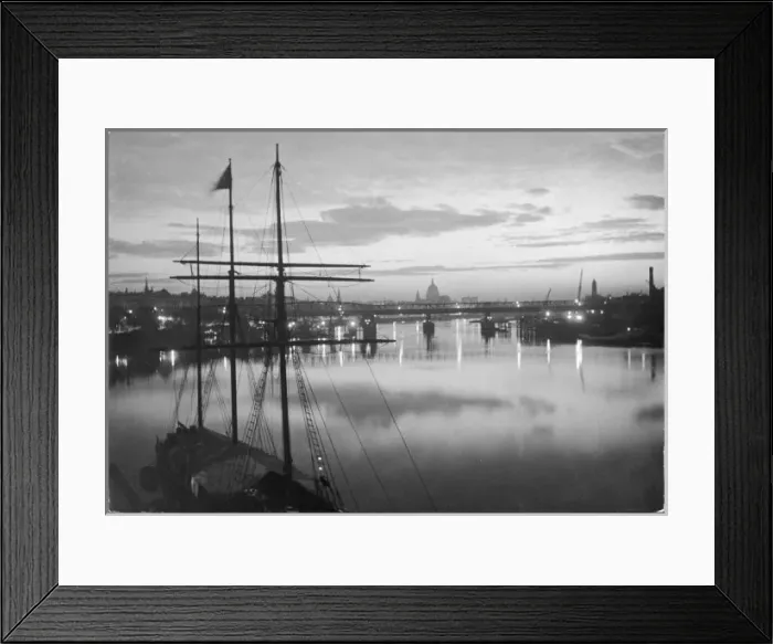 Framed Print : Evening on the Thames Framed Print : Evening on the Thames