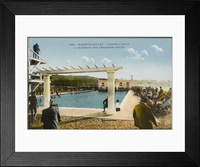 Framed Print : Biarritz / Swimming Pool Framed Print : Biarritz / Swimming Pool