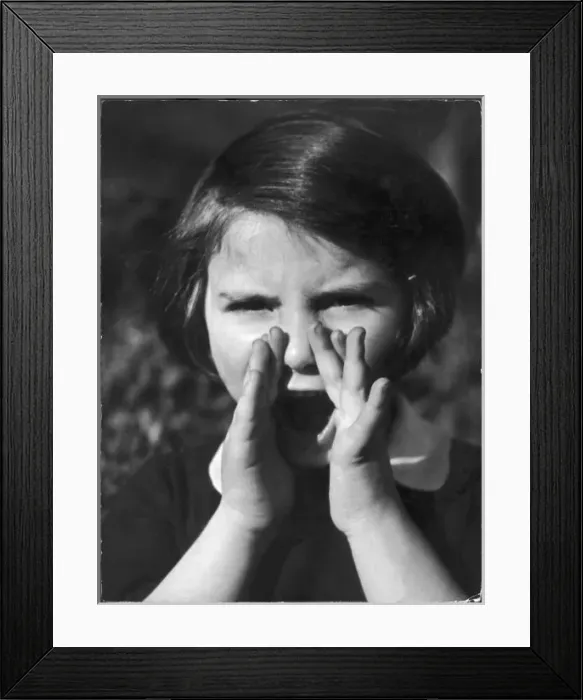 Framed Print : Girl Shouting / Photo Framed Print : Girl Shouting / Photo