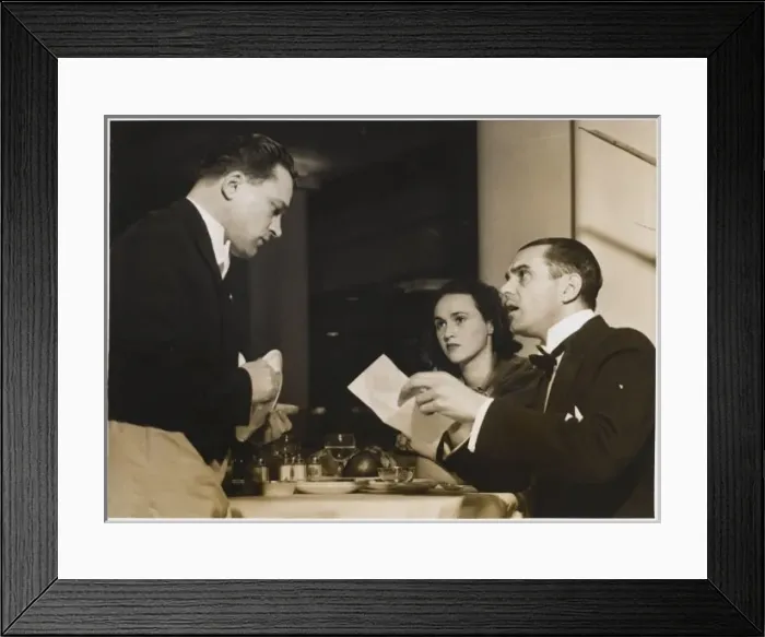 Framed Print : Arguing with Waiter Framed Print : Arguing with Waiter