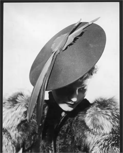 Fashionable 1940S Hat