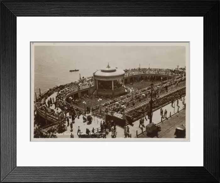 Framed Print : Eastbourne / Band 1939 Framed Print : Eastbourne / Band 1939