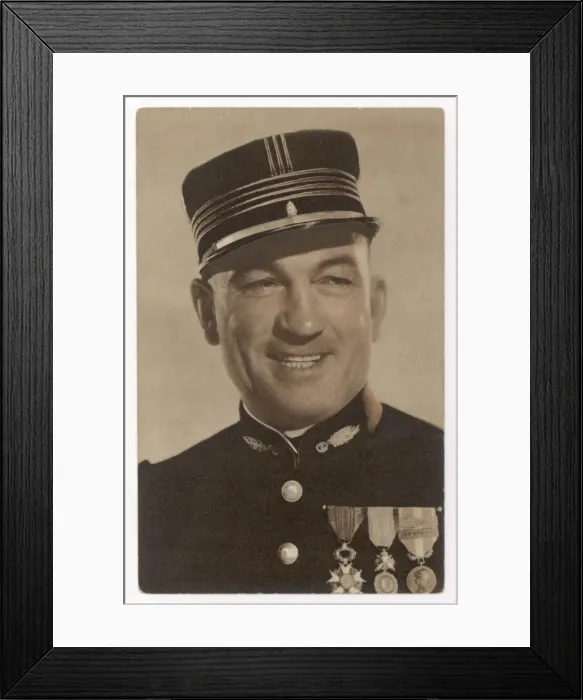 Framed Print : Victor McLaglen / Medals Framed Print : Victor McLaglen / Medals