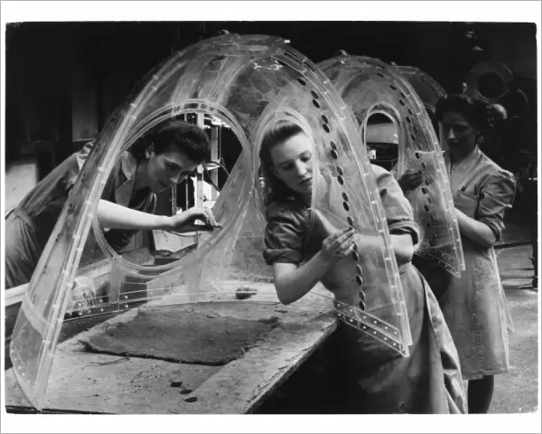 Wwii  /  Aircraft Assembly