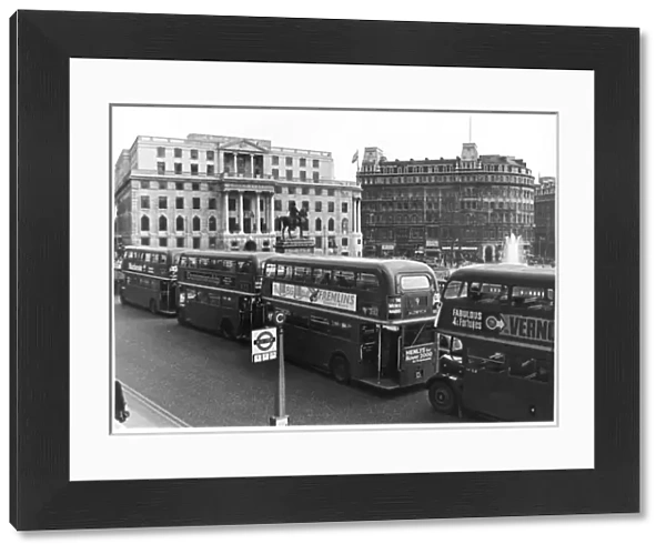 Buses at Trafalgar Squ