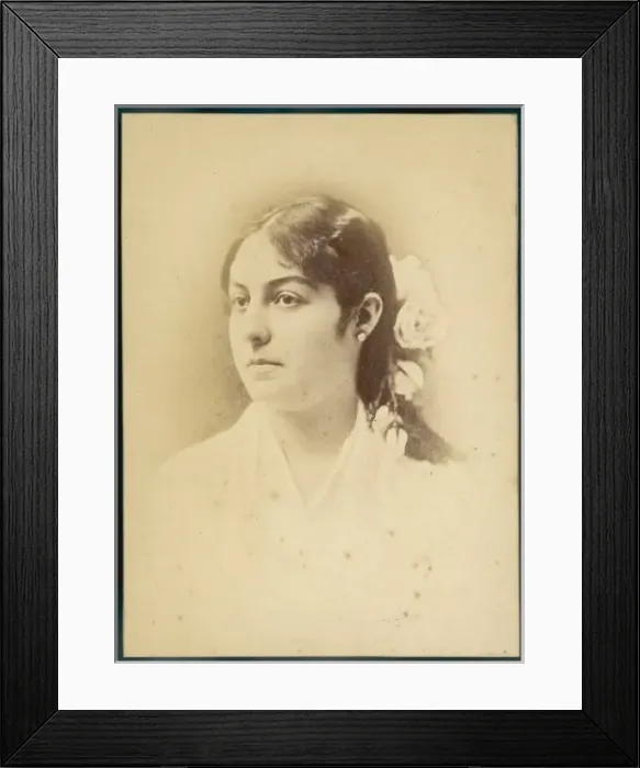 Framed Print : Natalia / Serbia / Photo Framed Print : Natalia / Serbia / Photo