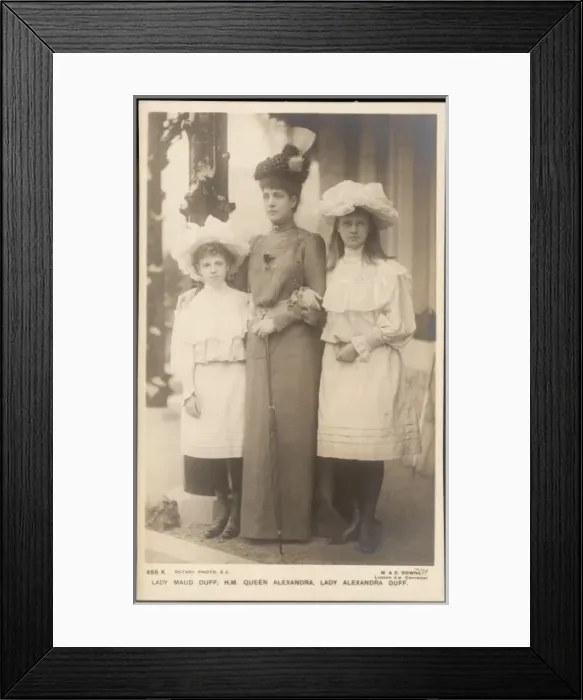 Framed Print : Alexandra / Grand-Dtrs Framed Print : Alexandra / Grand-Dtrs