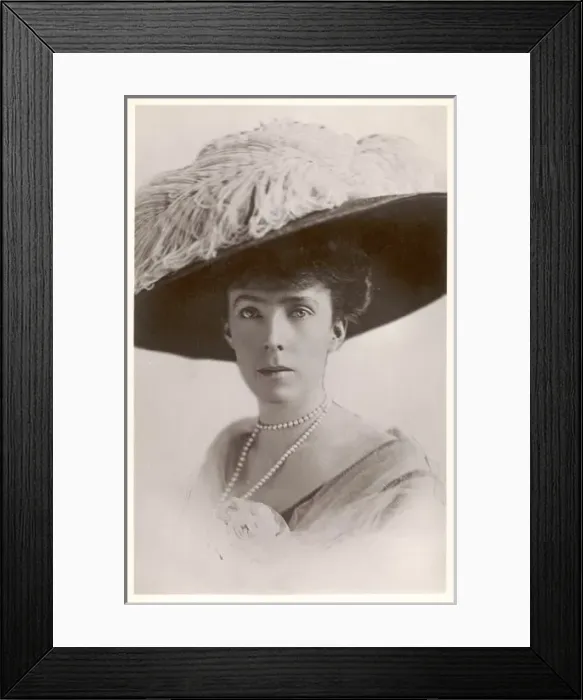 Framed Print : Elisabeth / Belgian Queen Framed Print : Elisabeth / Belgian Queen