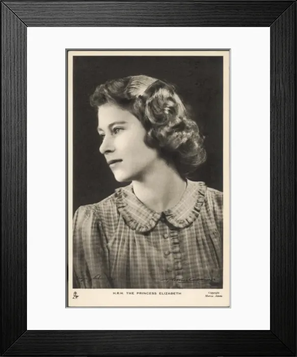 Framed Print : Elizabeth Ii / Profile Framed Print : Elizabeth Ii / Profile