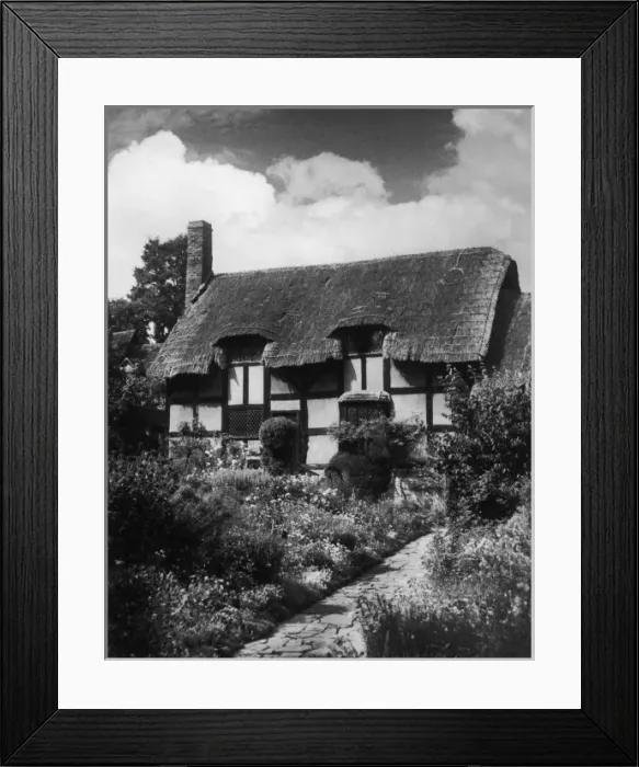 Framed Print : Ann Hathaways Cottage Framed Print : Ann Hathaways Cottage