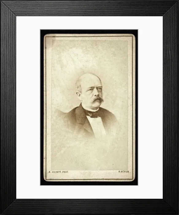 Framed Print : Bismarck / Carte Kampf Framed Print : Bismarck / Carte Kampf