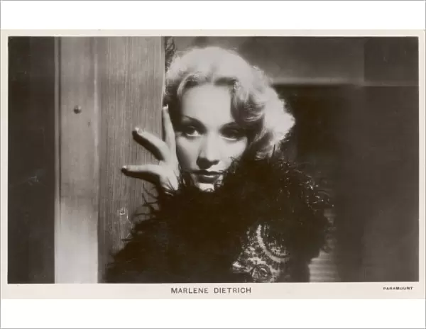 Dietrich  /  Paramount