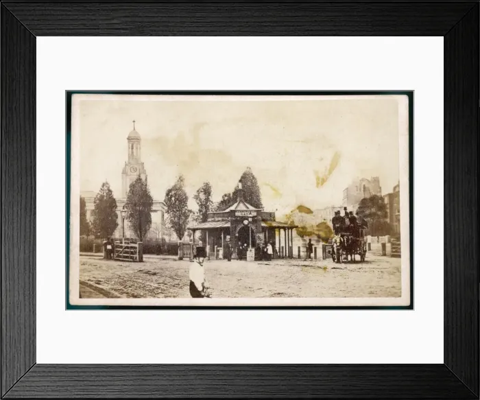 Framed Print : Kennington Gate / Photo Framed Print : Kennington Gate / Photo