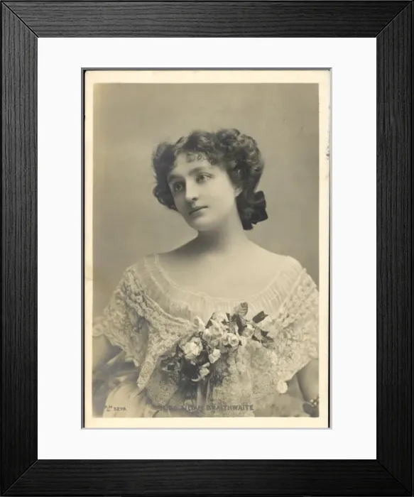 Framed Print : Lilian Braithwaite / 1904 Framed Print : Lilian Braithwaite / 1904