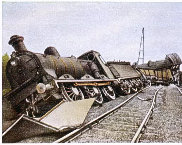 Train Derailed  /  1914