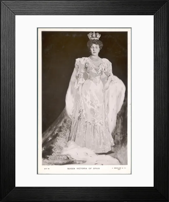 Framed Print : Victoria Eugenia / Postcard Framed Print : Victoria Eugenia / Postcard