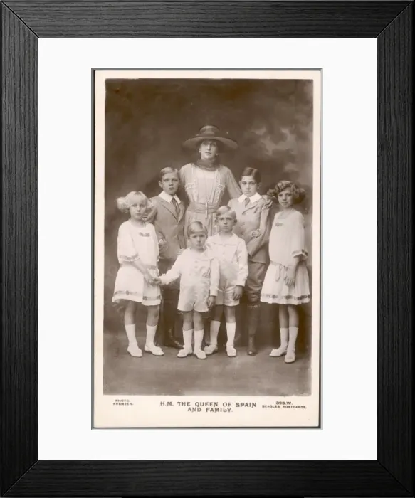 Framed Print : Victoria Eugenia / Family Framed Print : Victoria Eugenia / Family