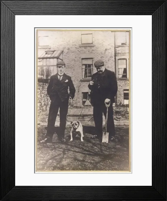 Framed Print : Bulldog / Photo / Owners Framed Print : Bulldog / Photo / Owners
