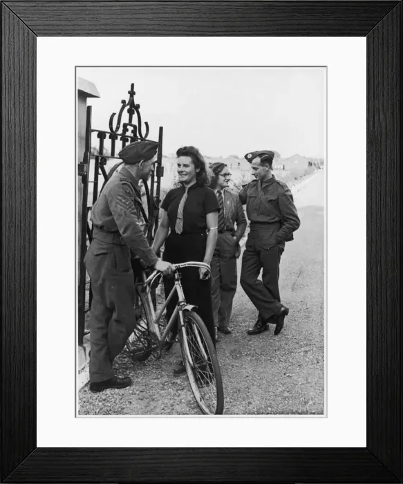 Framed Print : Couples Chat Framed Print : Couples Chat