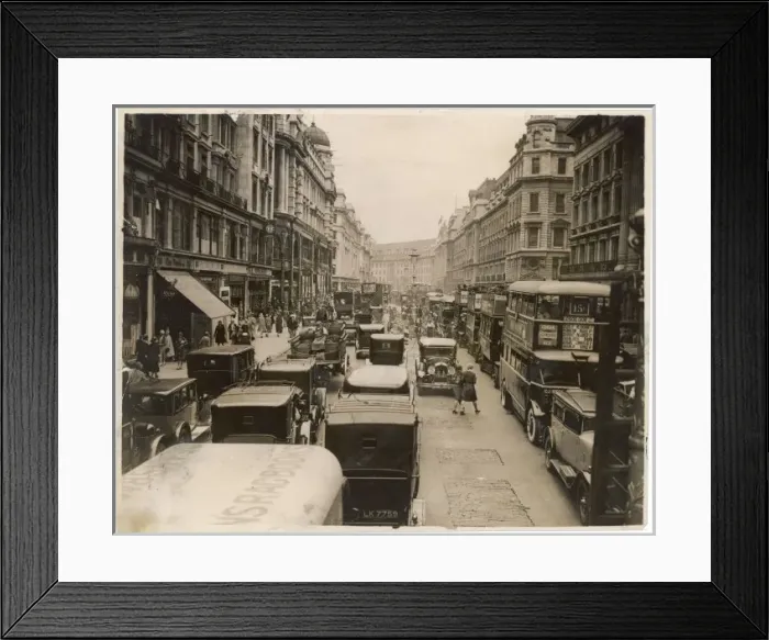 Framed Print : Social / Regent St 1930 Framed Print : Social / Regent St 1930