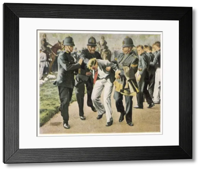 Framed Print : Demos in Hyde Park / 1931 Framed Print : Demos in Hyde Park / 1931
