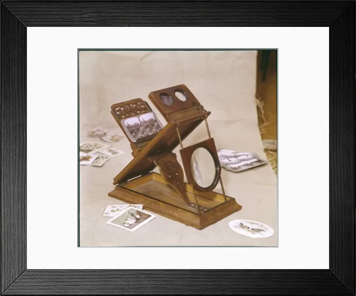 Framed Print : Stereoscopic Viewer 19C Framed Print : Stereoscopic Viewer 19C