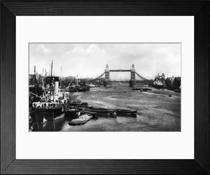 Framed Print : Thames / London Bridge Framed Print : Thames / London Bridge