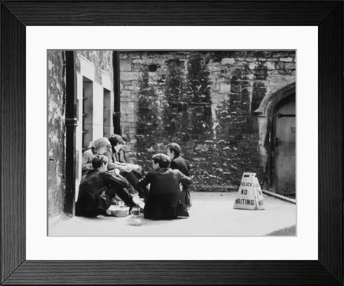 Framed Print : Oxford Uni Students 1950 Framed Print : Oxford Uni Students 1950