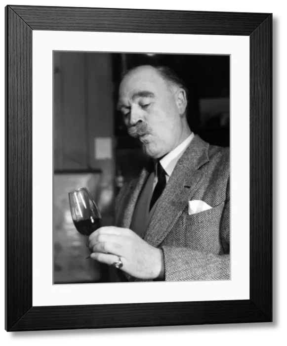 Framed Print : Gent Wine Tasting Framed Print : Gent Wine Tasting