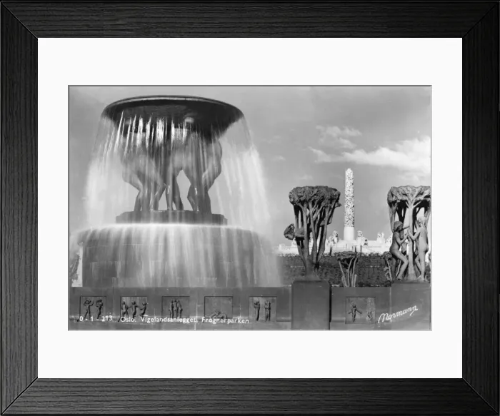 Framed Print : Statues and fountain in the Frognerpark, Oslo, Norway Framed Print : Statues and fountain in the Frognerpark, Oslo, Norway