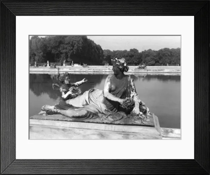 Framed Print : Statue in the grounds of Versailles, France Framed Print : Statue in the grounds of Versailles, France