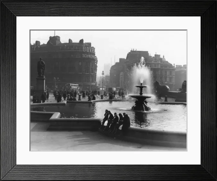 Framed Print : Trafalgar Square / 1930S Framed Print : Trafalgar Square / 1930S