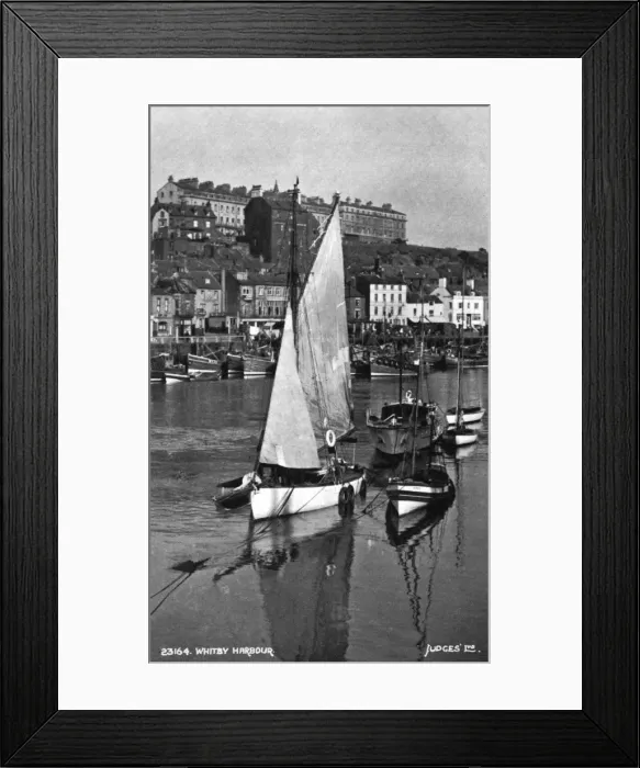 Framed Print : Whitby Harbour, North Yorkshire, with boats Framed Print : Whitby Harbour, North Yorkshire, with boats