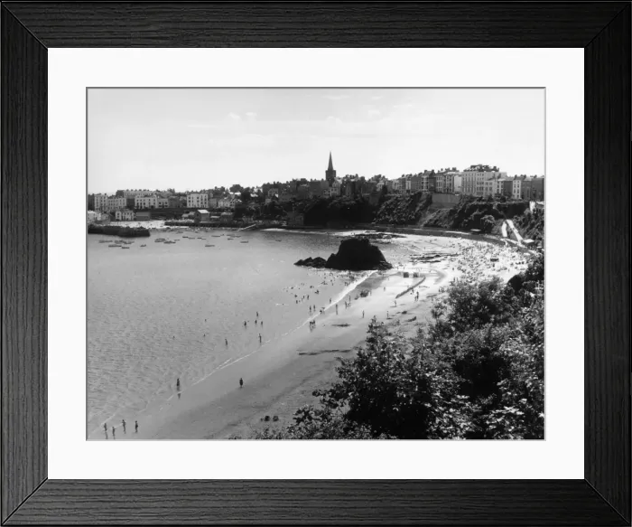 Framed Print : Tenby / Beach 1960 Framed Print : Tenby / Beach 1960
