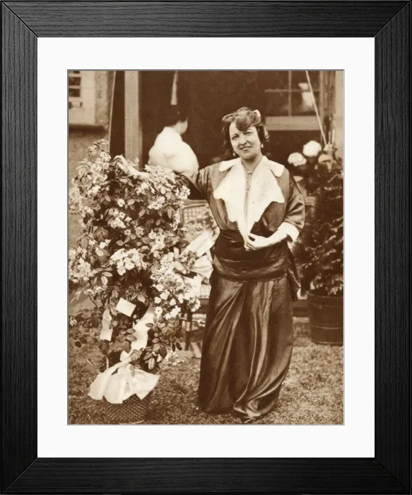Framed Print : MARIE LLOYD  /  1870-1922