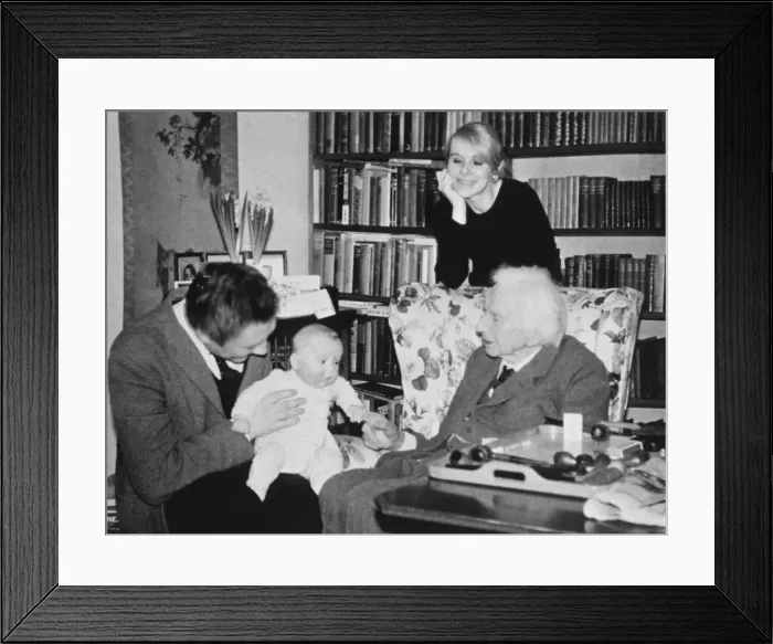Framed Print : Bertrand Russell Framed Print : Bertrand Russell