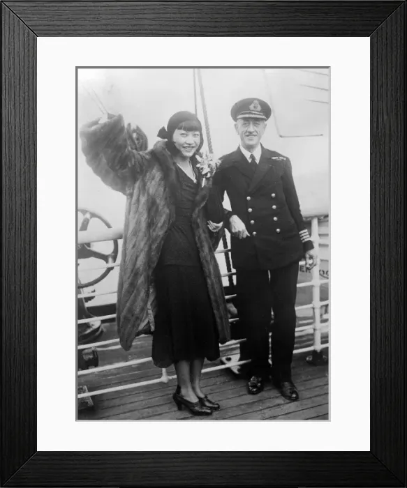 Framed Print : Anna May Wong Framed Print : Anna May Wong