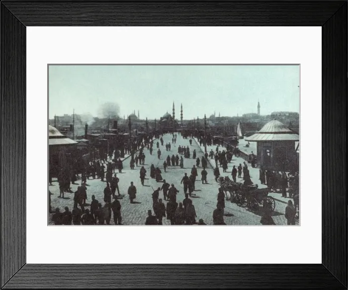 Framed Print : View across the Glata Bridge, Istanbul Framed Print : View across the Glata Bridge, Istanbul