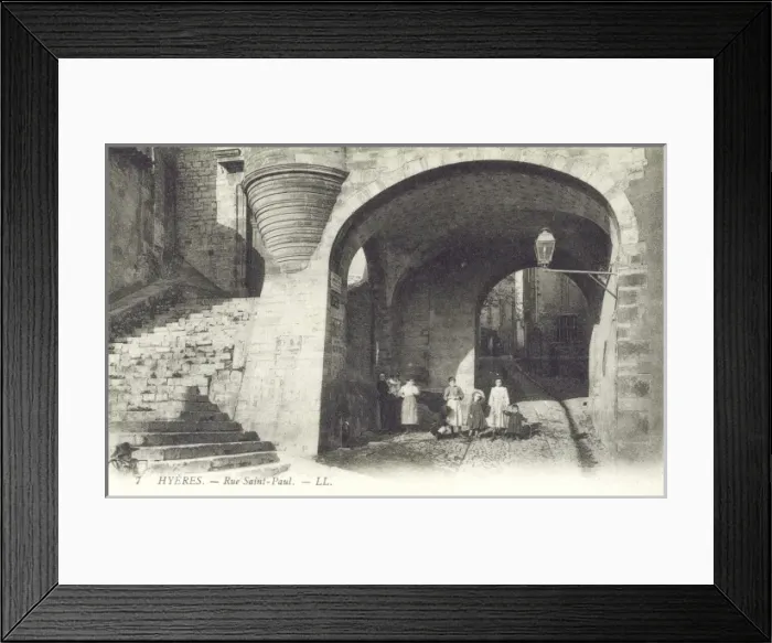 Framed Print : Hyeres, France - Rue Saint Paul Framed Print : Hyeres, France - Rue Saint Paul