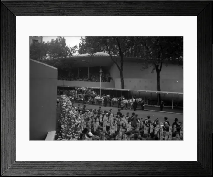 Framed Print : Coronation The empty coach passes the Abbey Framed Print : Coronation The empty coach passes the Abbey