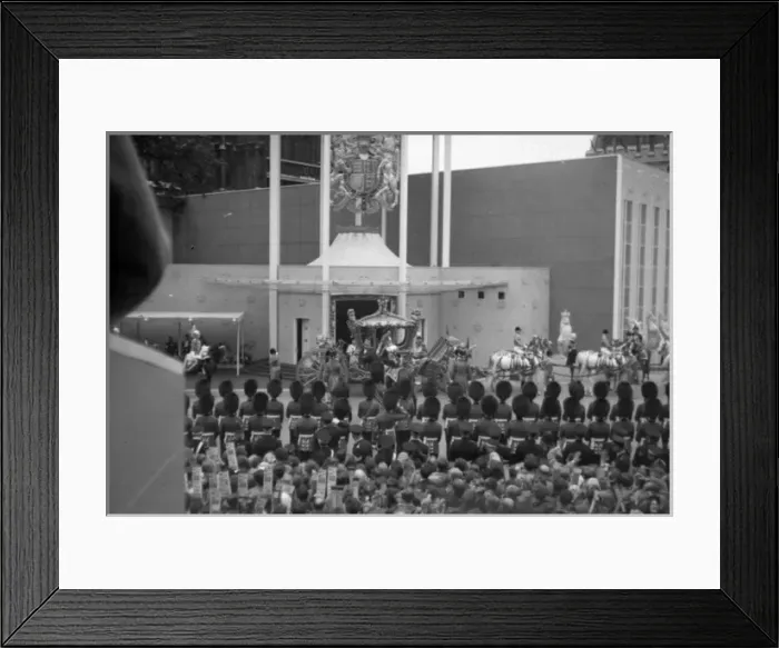 Framed Print : Coronation. Queen descends from Coach Framed Print : Coronation. Queen descends from Coach