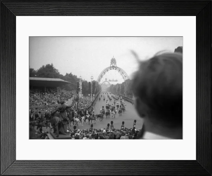 Framed Print : Trooping the Colour - Queen Victoria Memorial Framed Print : Trooping the Colour - Queen Victoria Memorial