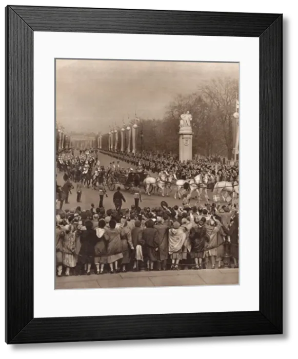 Framed Print : Danish royal visitors arriving at Buckingham Palace Framed Print : Danish royal visitors arriving at Buckingham Palace