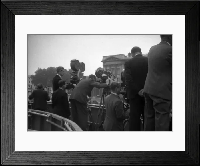Framed Print : Trooping the Colour - Queen Victoria Memorial Framed Print : Trooping the Colour - Queen Victoria Memorial